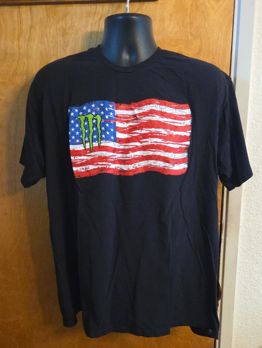 Monster Energy Drink Patriotic Distressed U.S.A Flag Tshirt Size XXL